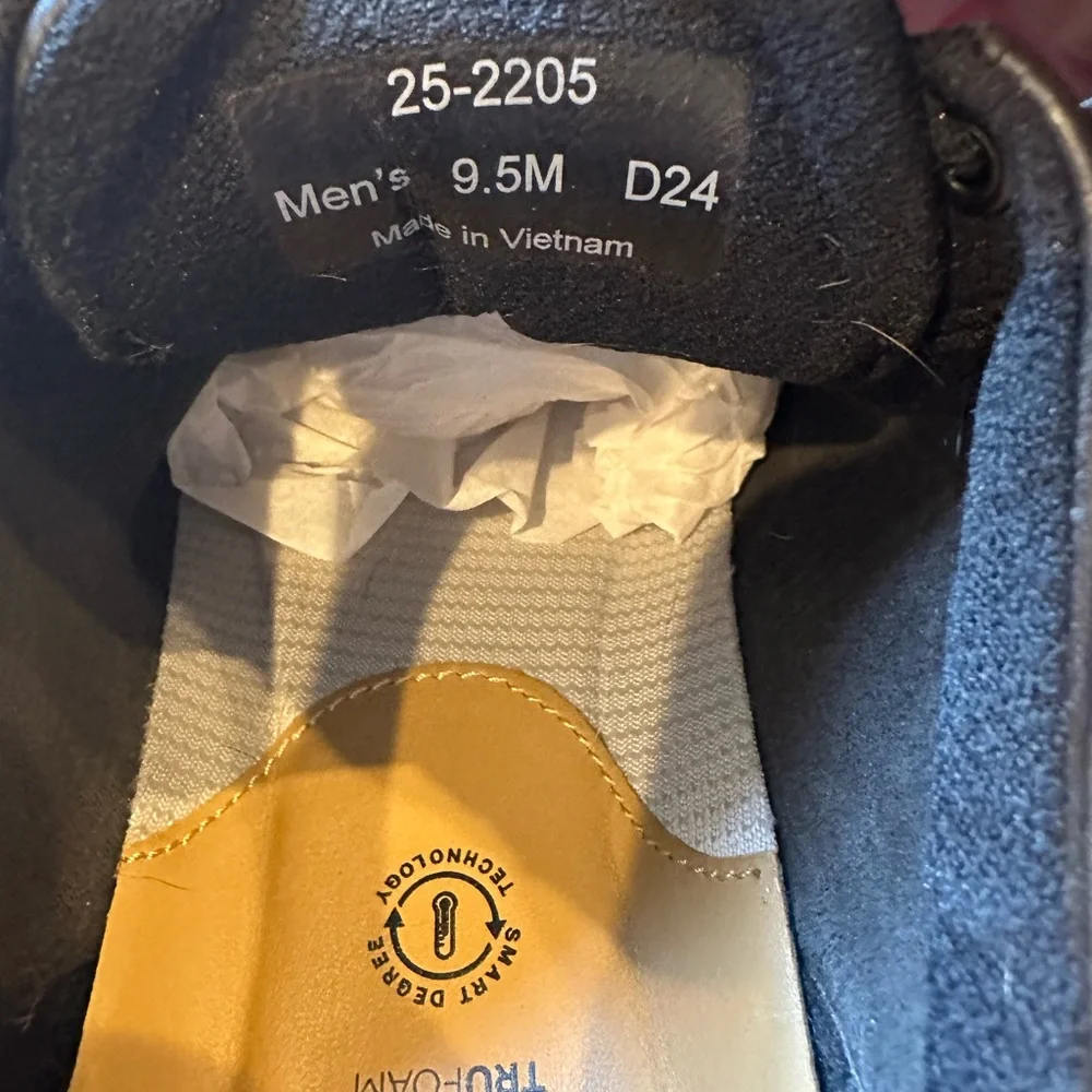 EUC Men’s Johnston & Murphy Amherst 2.0 Embossed U-Throat—size 9.5M